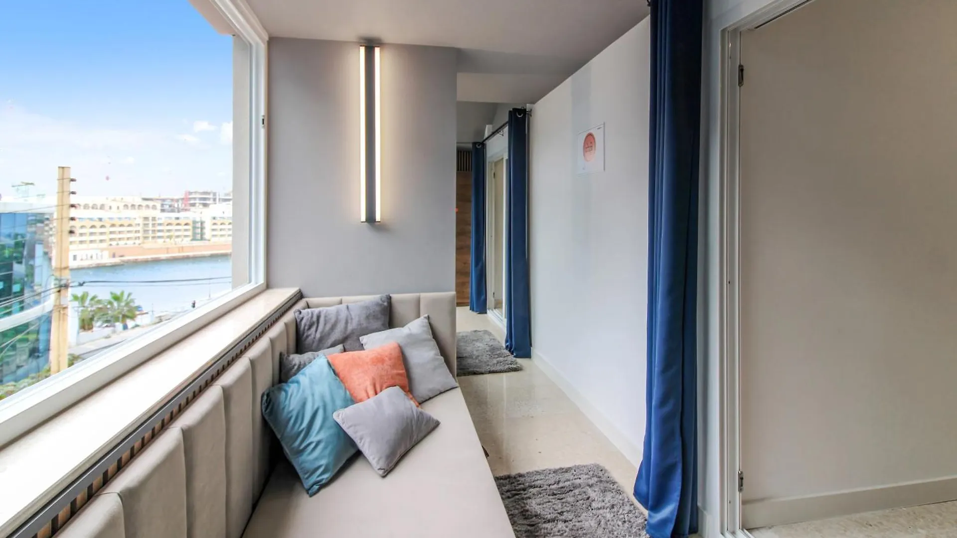Designer - 60 Seconds To The Beach I Free Parking! Saint Julian's