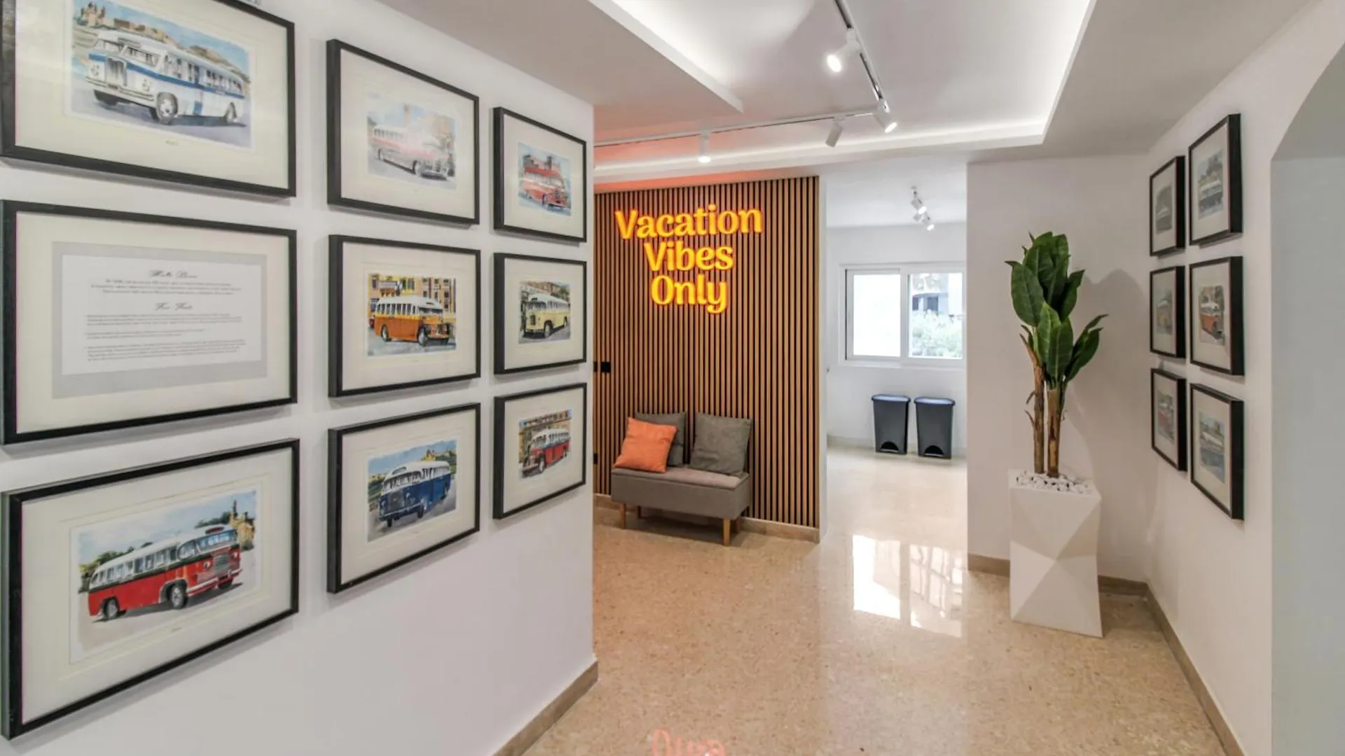 Apartment Designer - 60 Seconds To The Beach I Free Parking! Saint Julian's