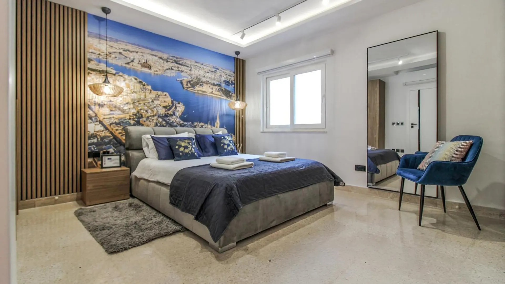 Apartment Designer - 60 Seconds To The Beach I Free Parking! Saint Julian's