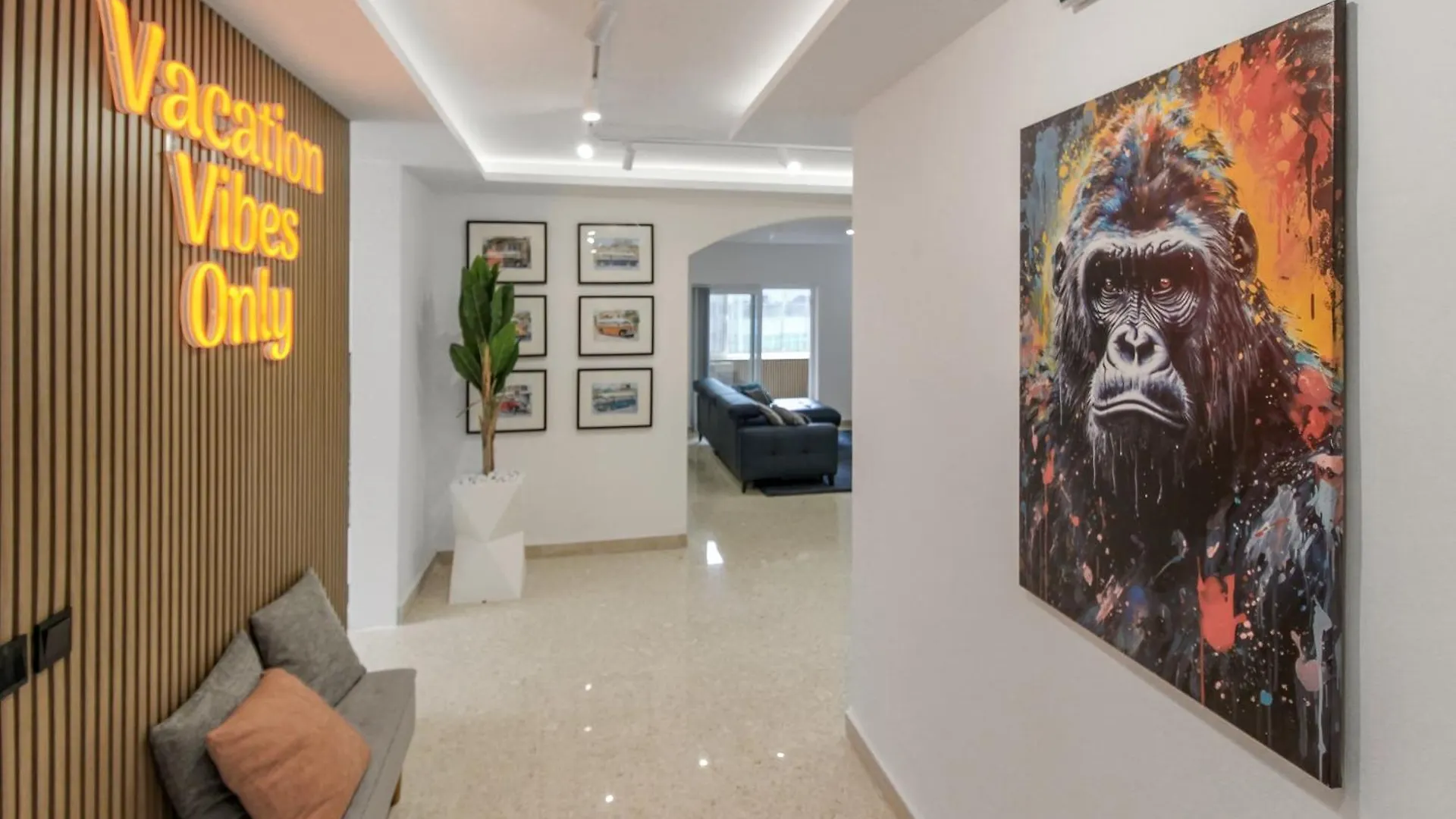 Designer - 60 Seconds To The Beach I Free Parking! Saint Julian's Apartment
