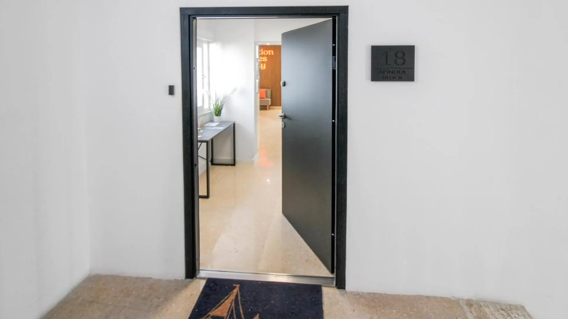 Designer - 60 Seconds To The Beach I Free Parking! Saint Julian's